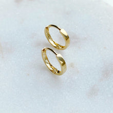 Load image into Gallery viewer, Solid Gold Huggies