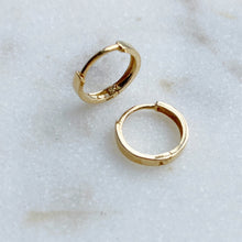 Load image into Gallery viewer, Solid Gold Huggies