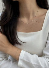 Load image into Gallery viewer, Minimal Diamond-Style Chain Necklace
