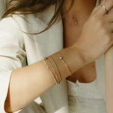 Load image into Gallery viewer, Gold Plated Oval Link Bracelet view 4
