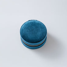 Load image into Gallery viewer, Round Velvet Travel Jewellery Box
