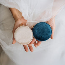 Load image into Gallery viewer, Round Velvet Travel Jewellery Box view 6
